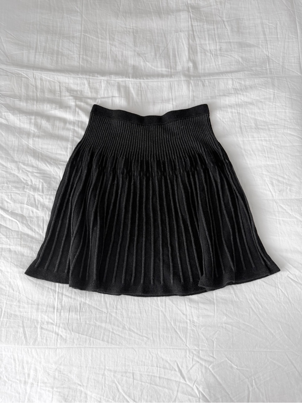 Y2K Max Studio Black & Grey Striped Knit Above The Knee Mini Skirt (Size S)